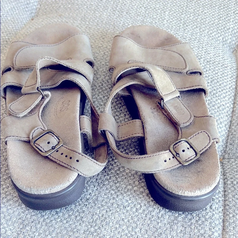 SAS Women's Huggy Suede Sandals in Taupe / Tan - Picture 4 of 7